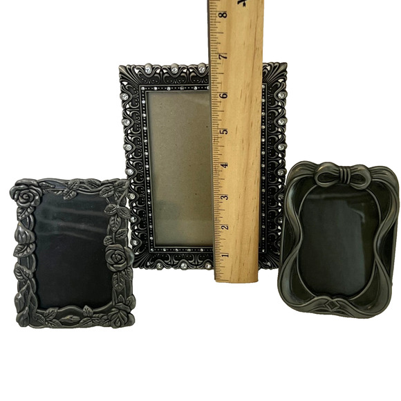 Lot of 3 Small Dark Silvertone Ornate Picture Frames Tabletop Stand - Picture 2 of 12